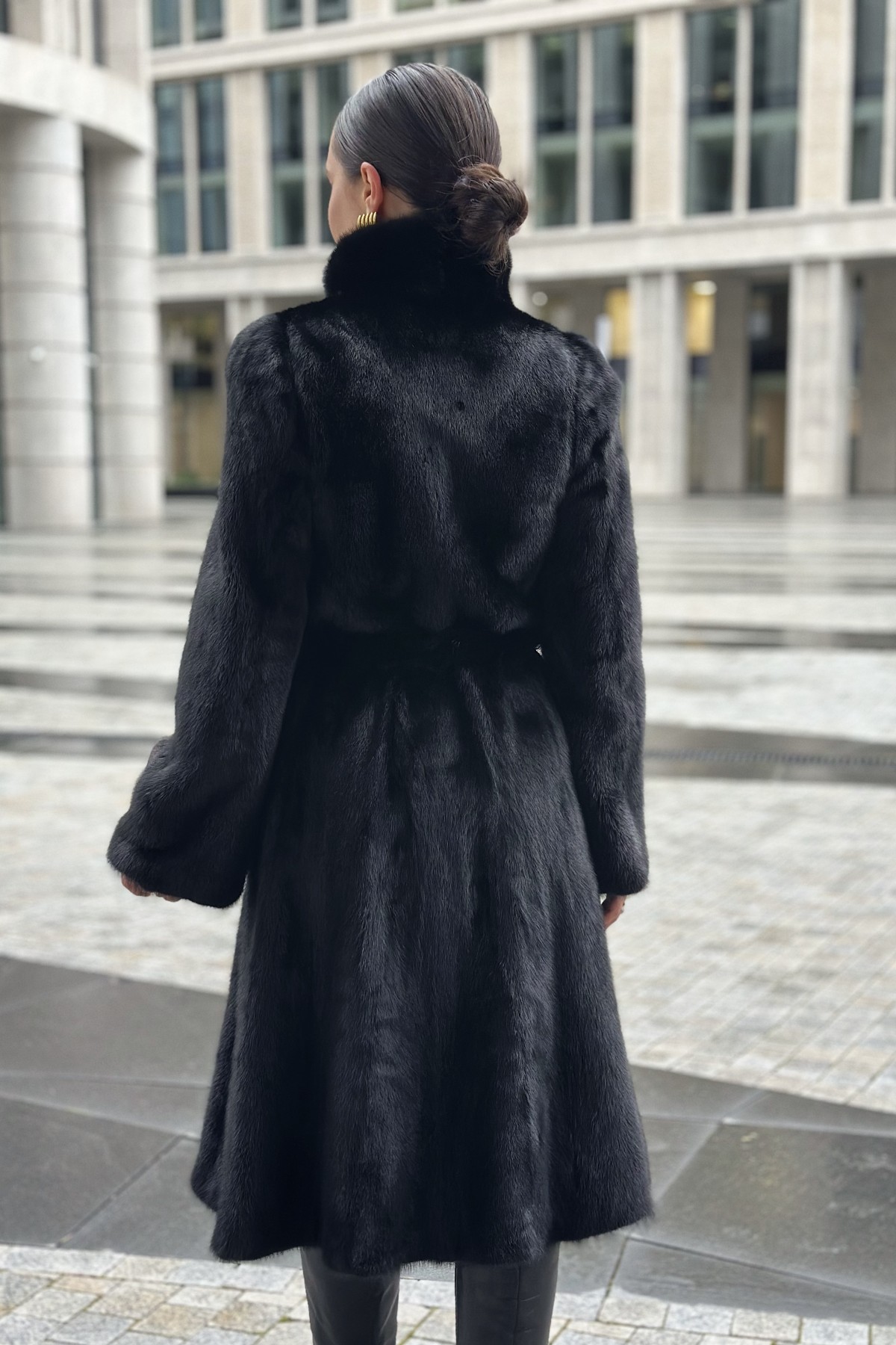 Шуба норковая «Халат ScanBlack» со стойкой и поясом (СканБлэк)