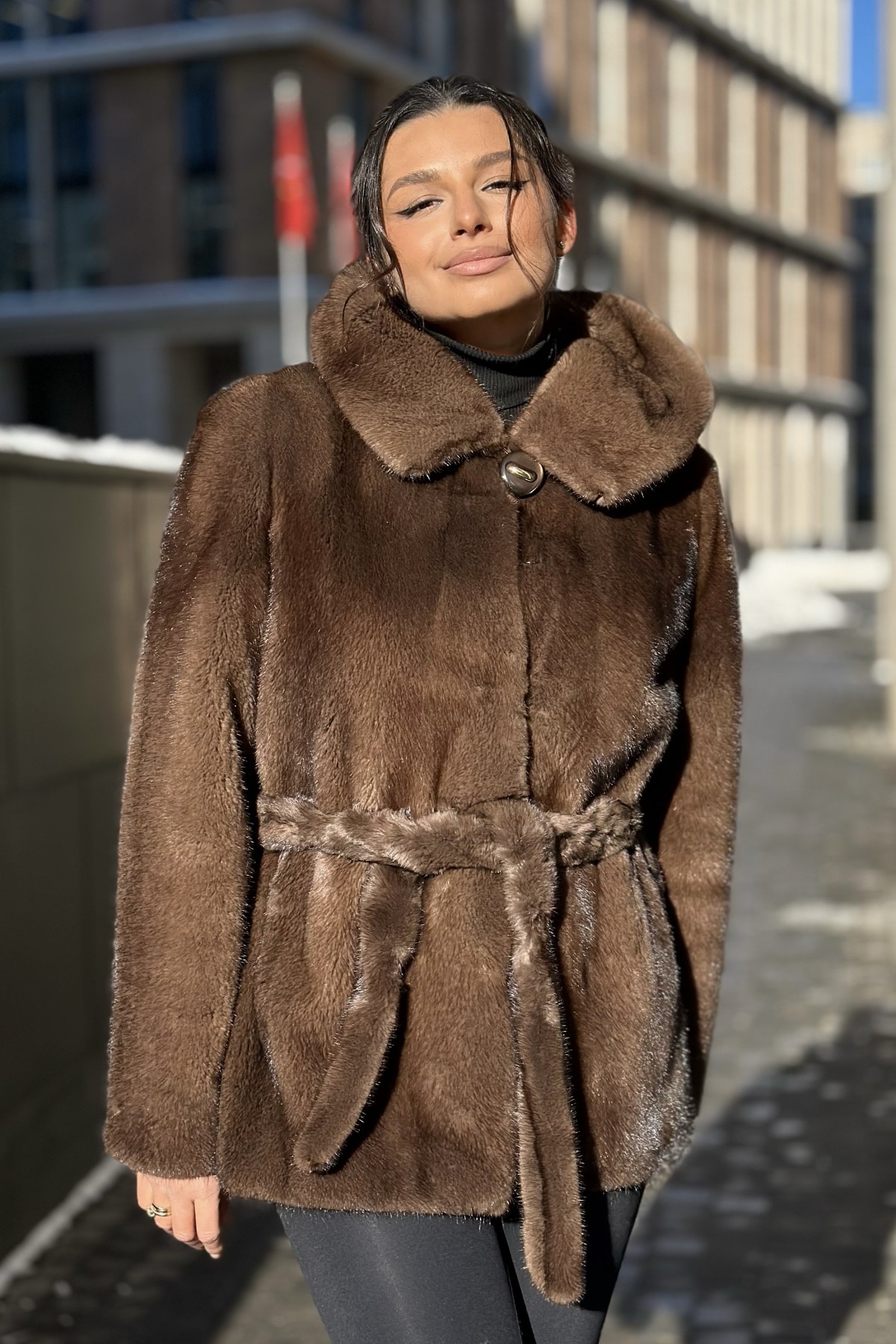 Шуба норковая «Автоледи» с капюшоном и поясом (Орех)