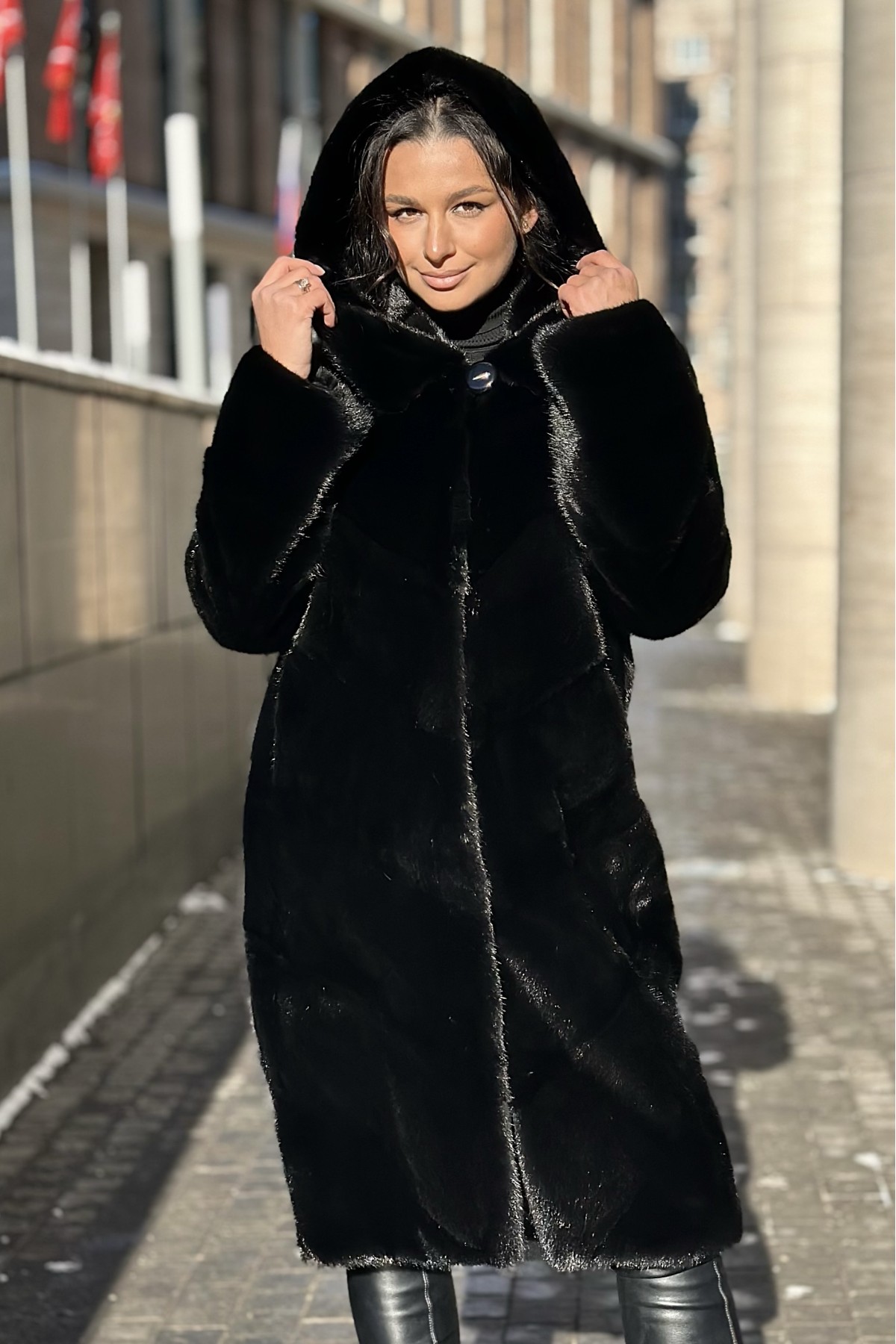 Шуба норковая «Паркет-Кокон» с капюшоном (ScanBlack)